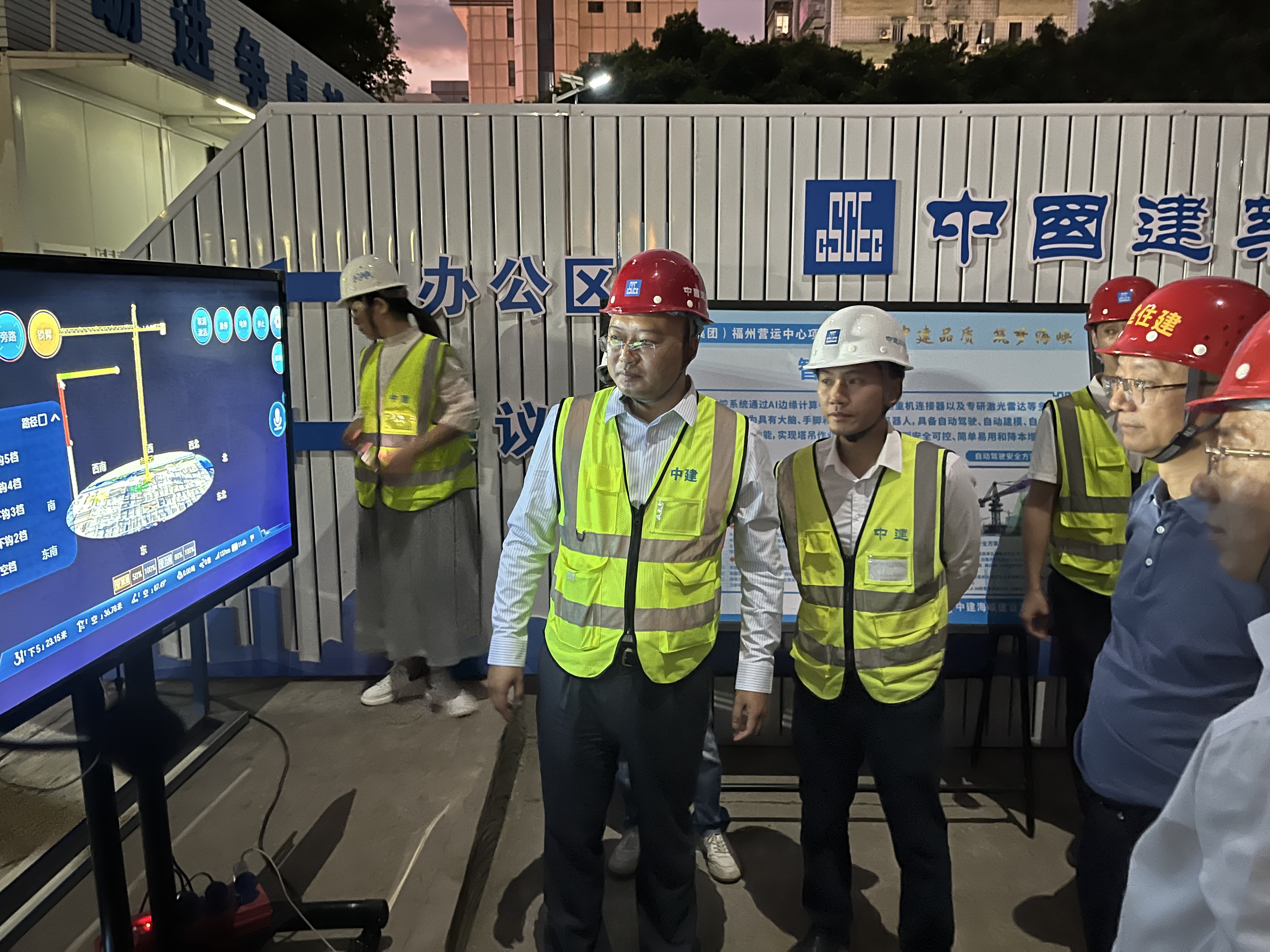 向“興”而行 智造未來 騰暉無人塔吊落地中建海峽興業(yè)銀行（集團(tuán)）福州營運(yùn)中心項(xiàng)目